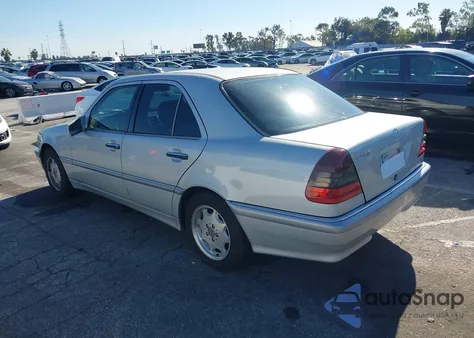 1998 Mercedes-Benz C 230 z USA, uszkodzony, nr VIN WDBHA23G1WA576928